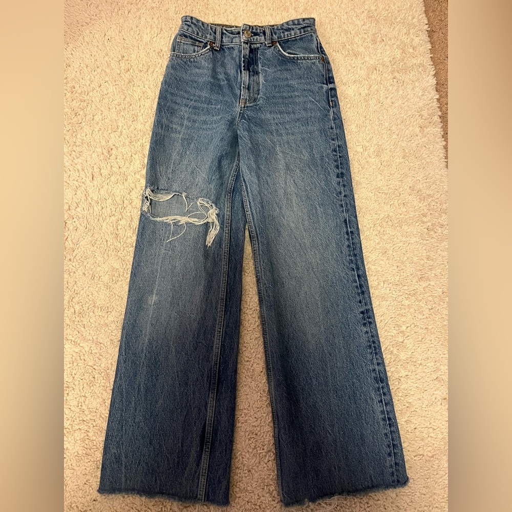 Super cute Zara jeans!